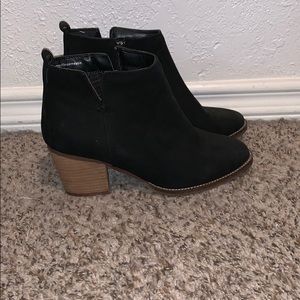 Black suede blondo boots. NEVER WORN